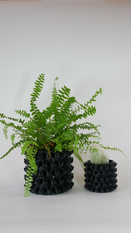 Bountiful Bloom - Plant Pot